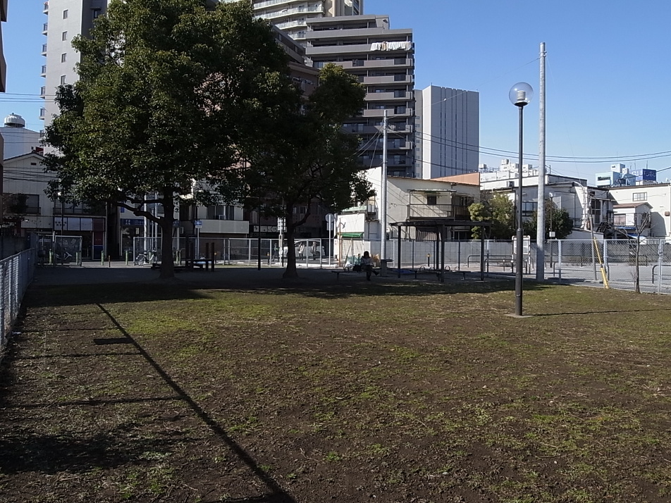 本町４丁目公園 300m 徒歩4分