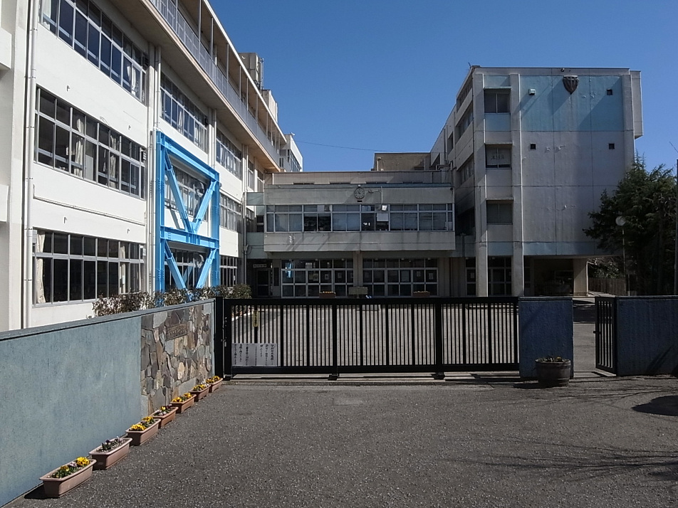 八千代市立八千代台西中学校 1460m 徒歩19分