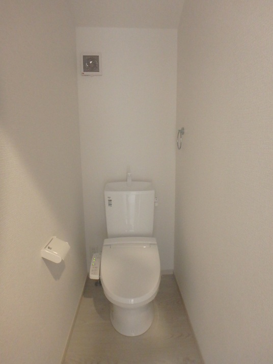 西友新検見川店 750m 徒歩11分