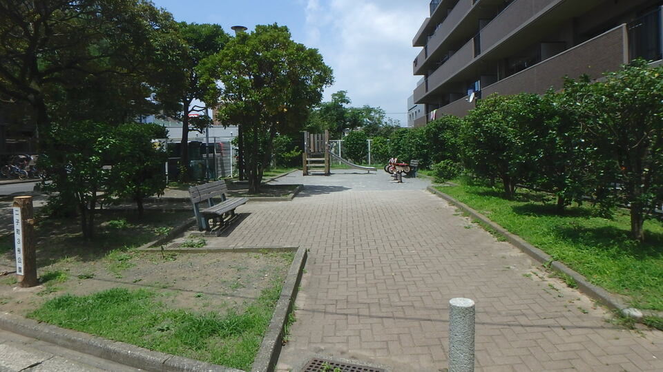 二子町3号公園 34m 徒歩1分