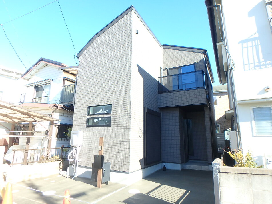 閑静な住宅街、京成本線「京成大久保」駅徒歩15分