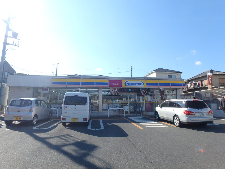 ミニストップ 千葉検見川２丁目店 380m 徒歩5分