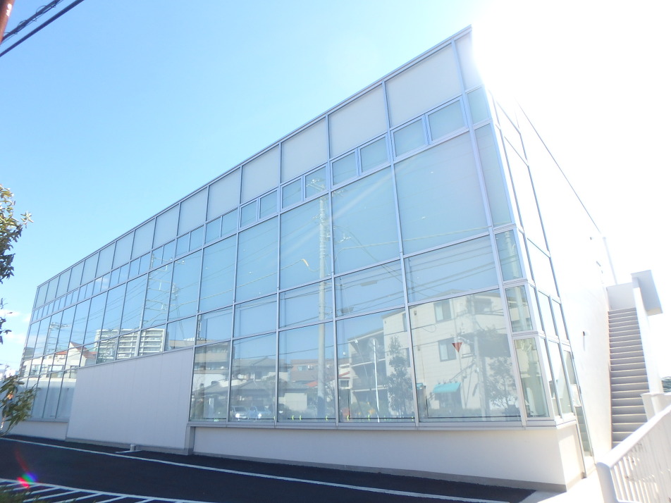 習志野市　中央図書館 1060m 徒歩14分