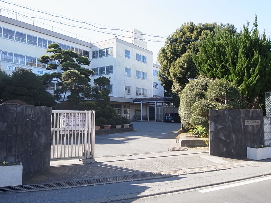 八千代市立八千代中学校 200m 徒歩3分