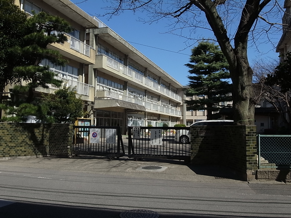 千葉市立作新小学校 760m 徒歩10分