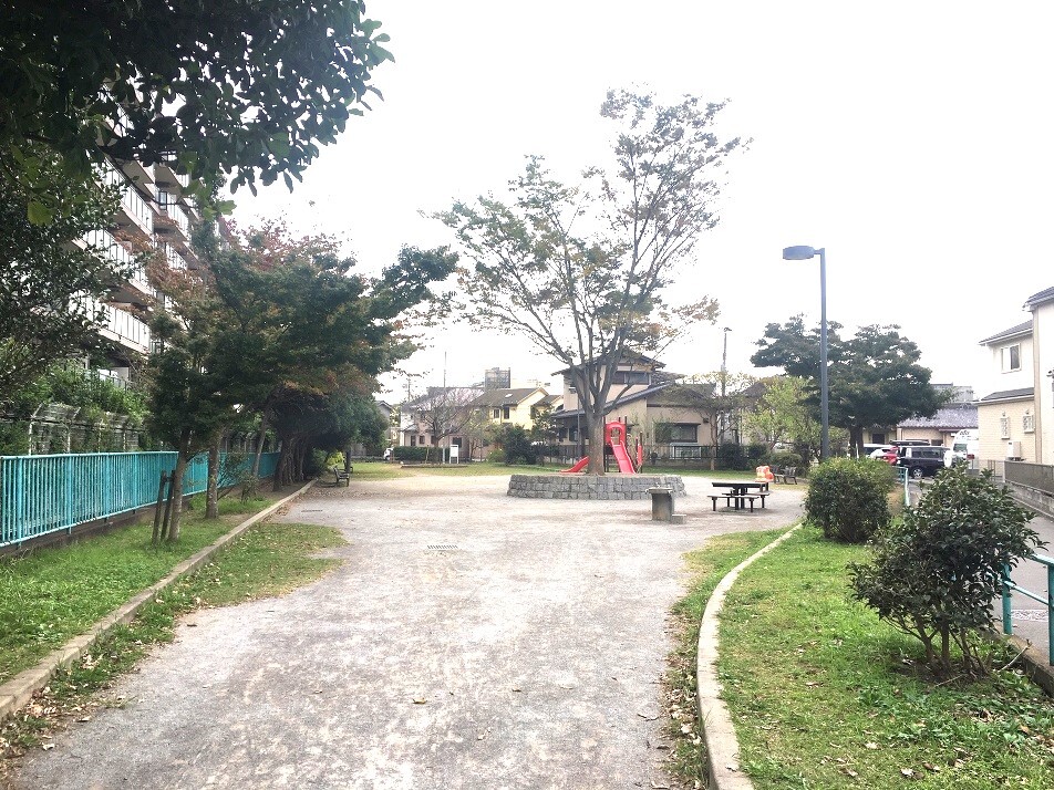 あんず公園 240m 徒歩3分