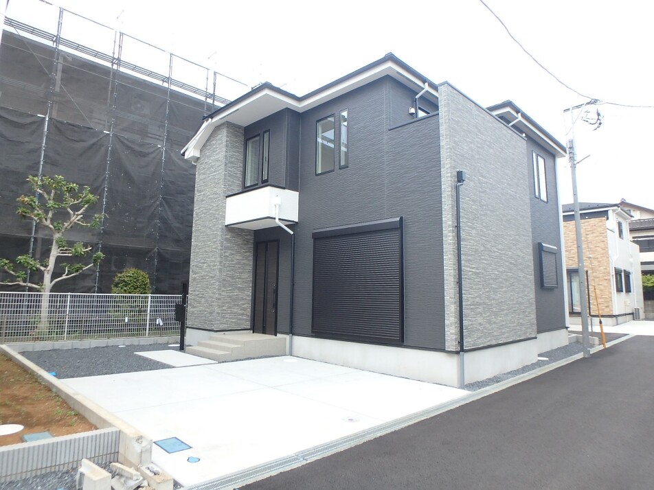 新築全3棟・残り2棟、完成済みです