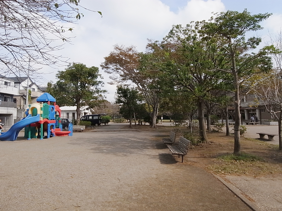八千代台近隣公園 220m 徒歩3分