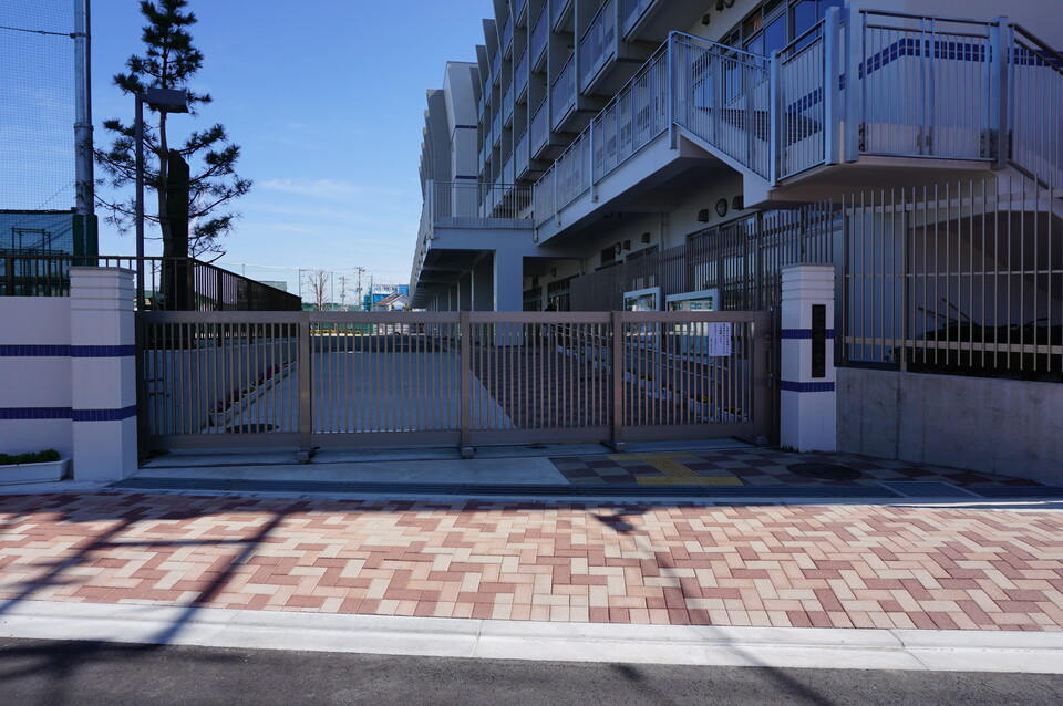 船橋市立船橋小学校 710m 徒歩9分