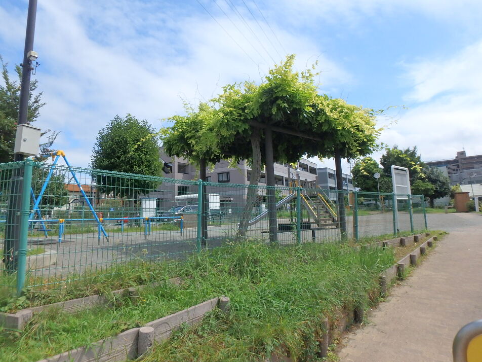二子町公園 270m 徒歩3分
