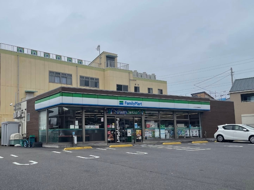 ファミリーマート 八千代大和田新田店 600m 徒歩8分