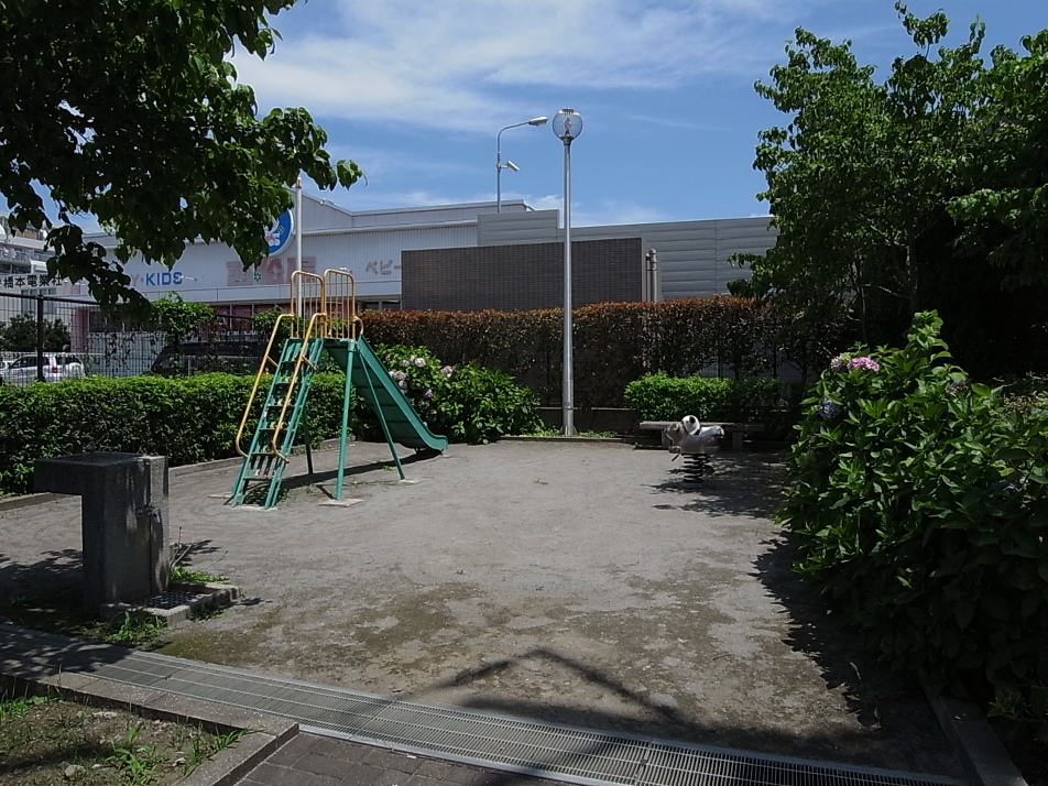 作新台４丁目第２公園 270m 徒歩4分