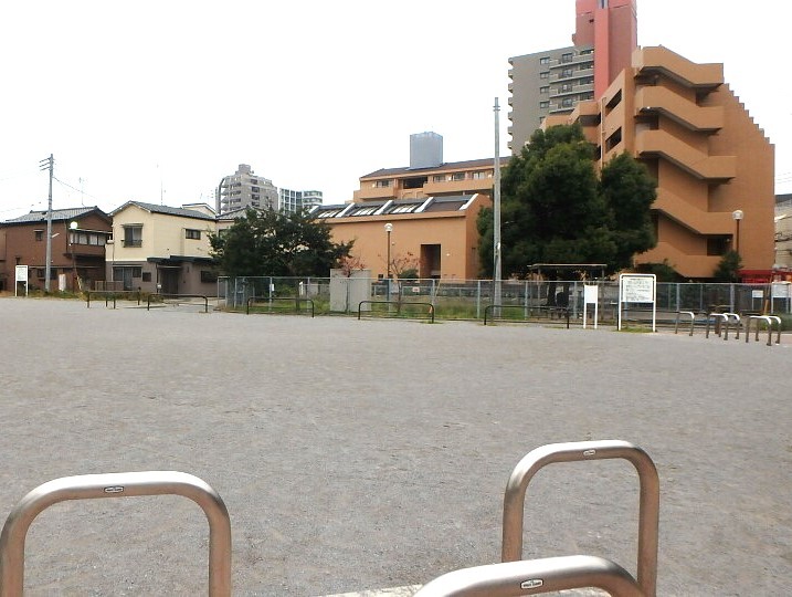 本町4丁目広場公園 400m 徒歩5分