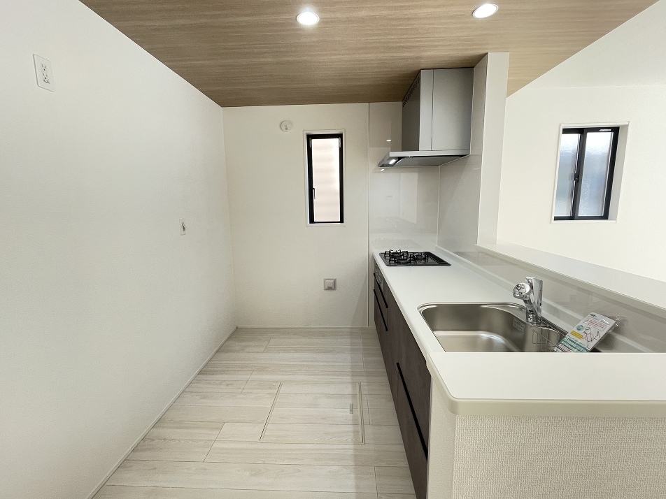 屋敷近隣公園 790m 徒歩10分