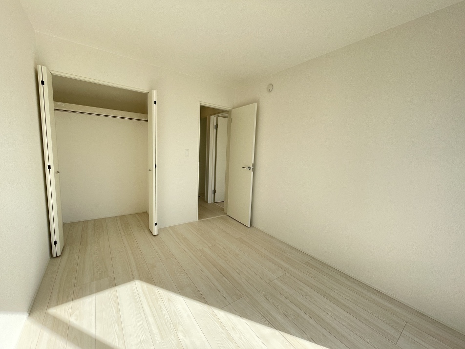 セブンイレブン習志野屋敷店 580m 徒歩8分