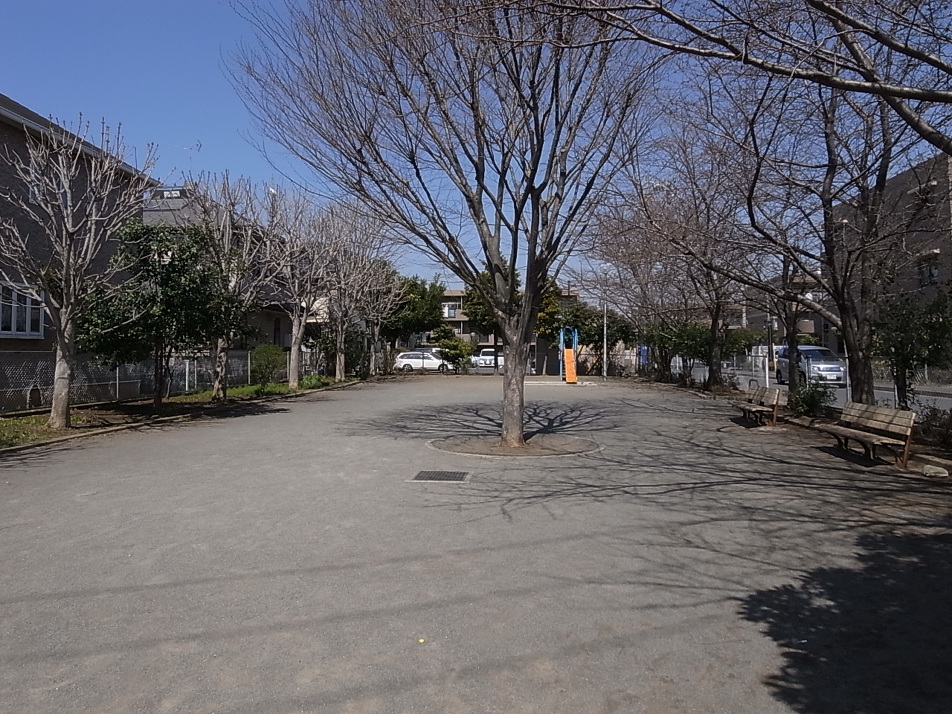緑ヶ丘南公園 180m 徒歩3分