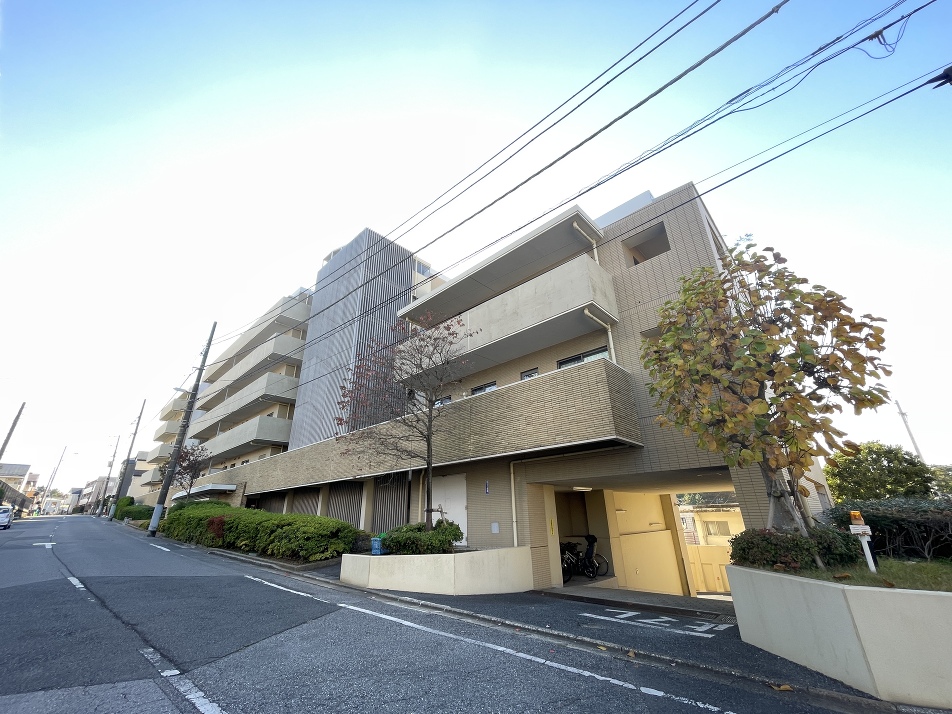 1998年11月築　鉄筋コンクリート造り地下1階付き7階建て