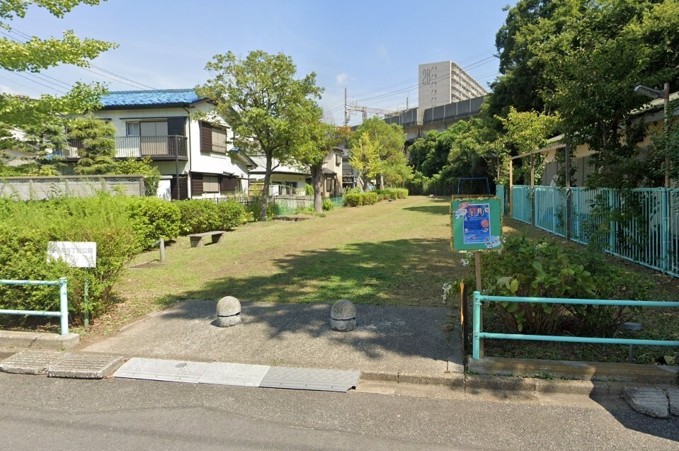 稲毛東6丁目公園 49m 徒歩1分