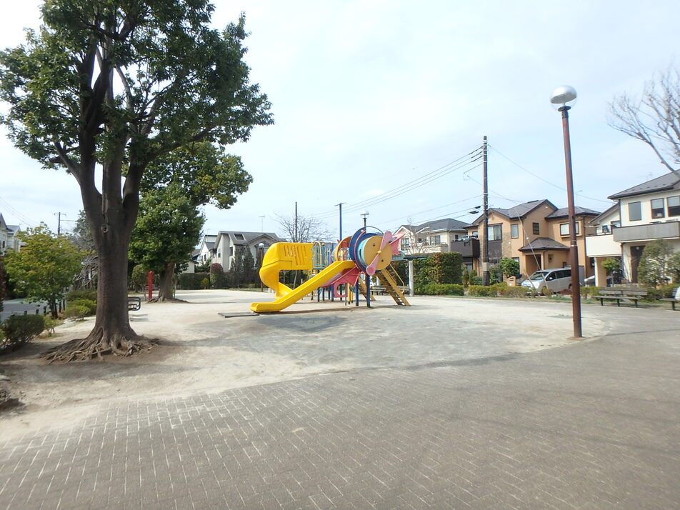 藤崎5丁目公園 300m 徒歩4分