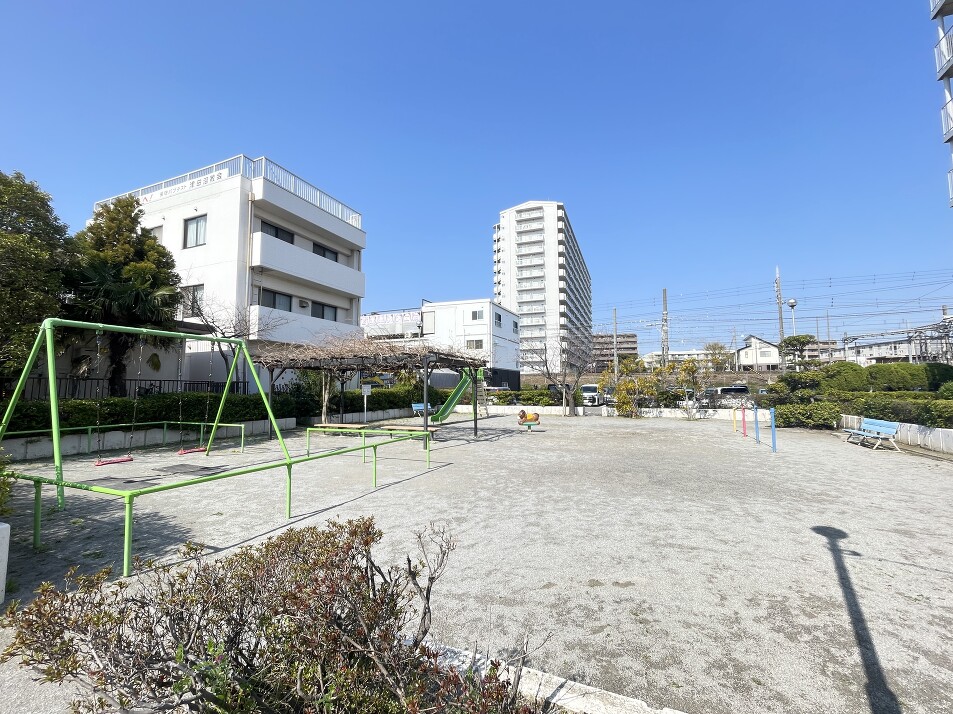 菊田ハイツ横公園 50m 徒歩1分