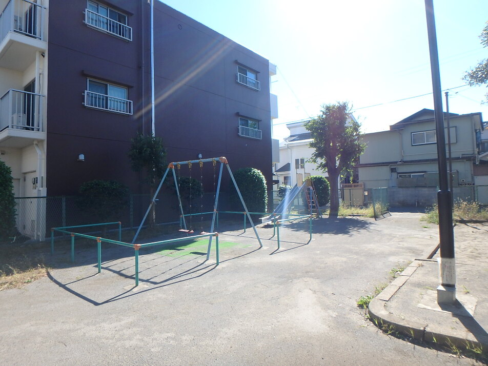 山手北子供の公園 130m 徒歩2分