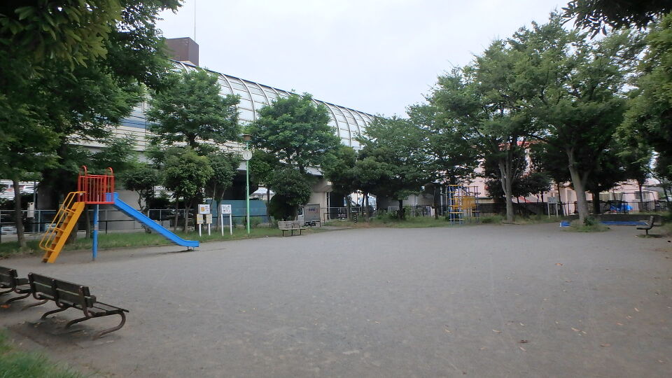 浜町北公園 260m 徒歩4分