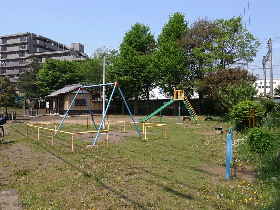 長作チビッコ広場 190m 徒歩3分