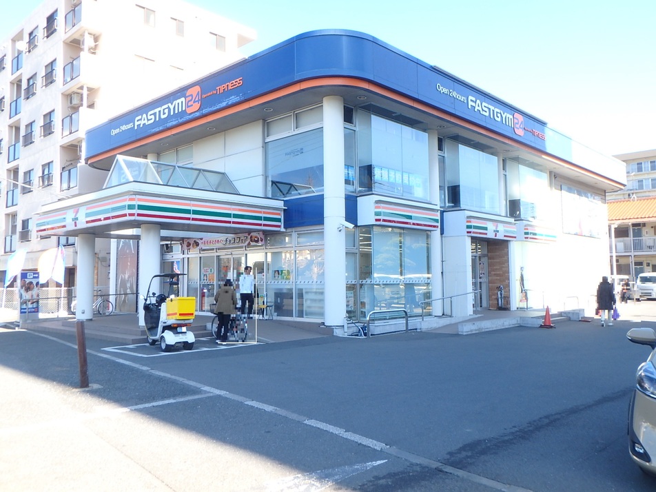 セブンイレブン船橋市場店 220m 徒歩3分