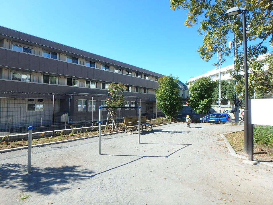 宮本6丁目2号公園 130m 徒歩2分