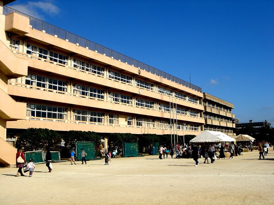 船橋市立湊町小学校 650m 徒歩9分