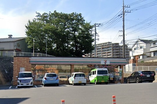 セブンイレブン八千代医療センター西口店 290m 徒歩4分