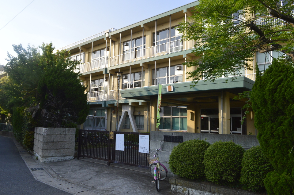 千葉市立幕張東小学校 94m 徒歩1分