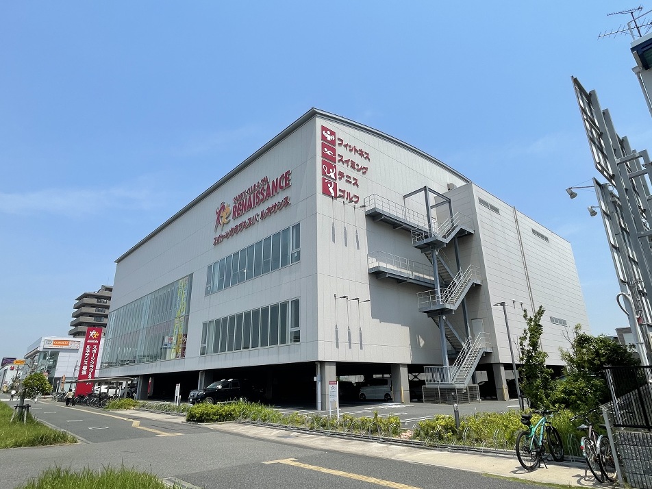 スポーツクラブ&スパルネサンス幕張 250m 徒歩4分