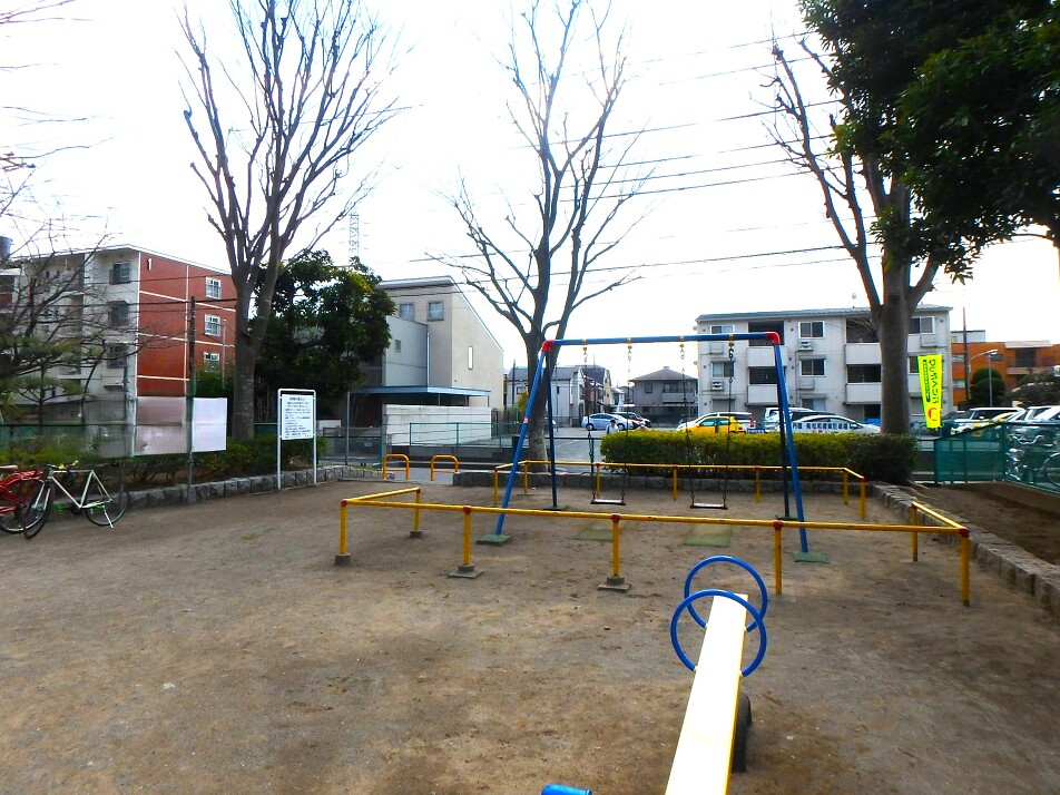 市場西公園 110m 徒歩2分