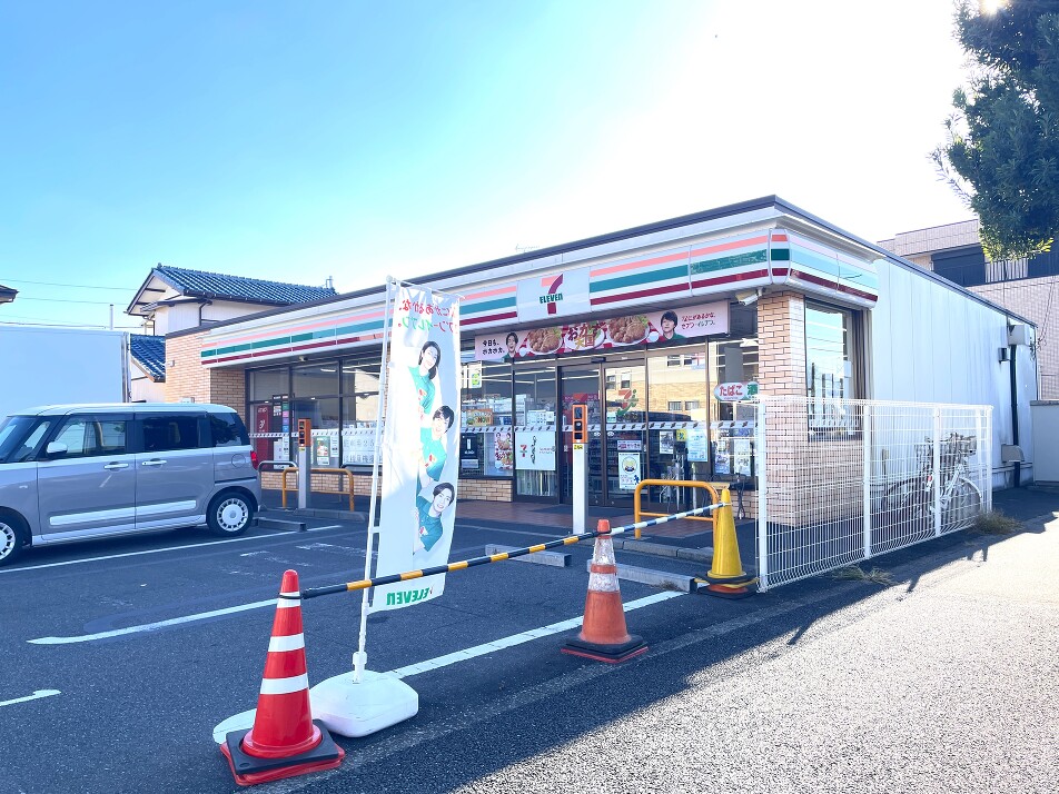 セブン-イレブン 稲毛東店 560m 徒歩7分