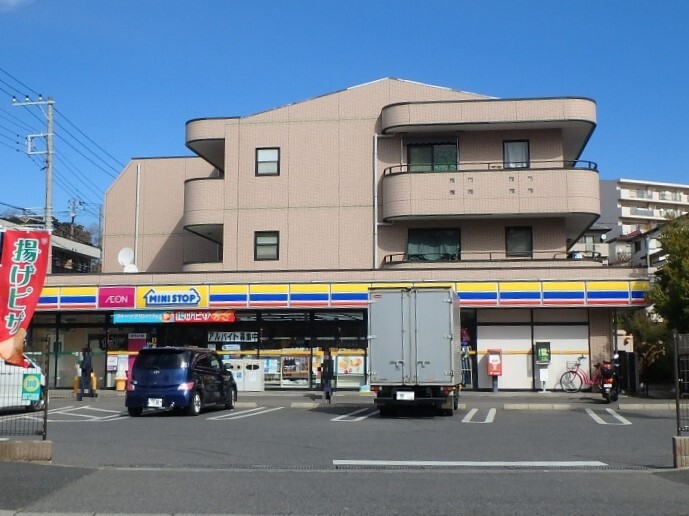 ミニストップ海神3丁目店 300m 徒歩4分
