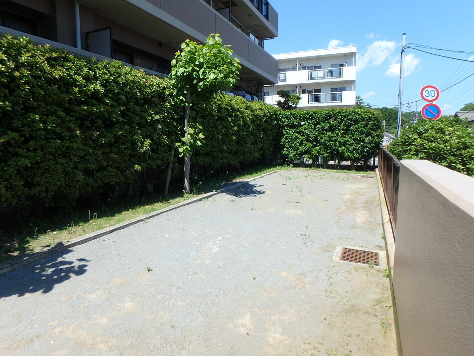 前原東5丁目子供の公園 130m 徒歩2分