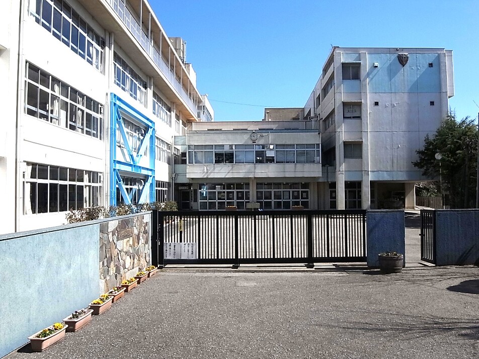 八千代市立八千代台西中学校 1400m 徒歩18分