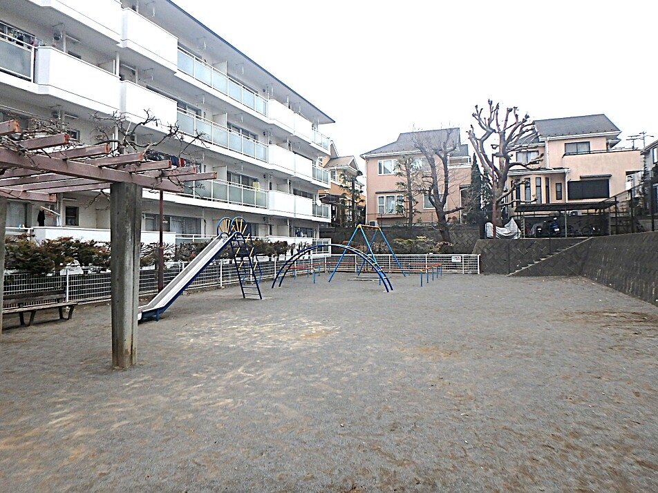 前原西5丁目公園 220m 徒歩3分