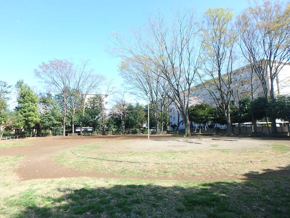 泉児童公園 90m 徒歩2分