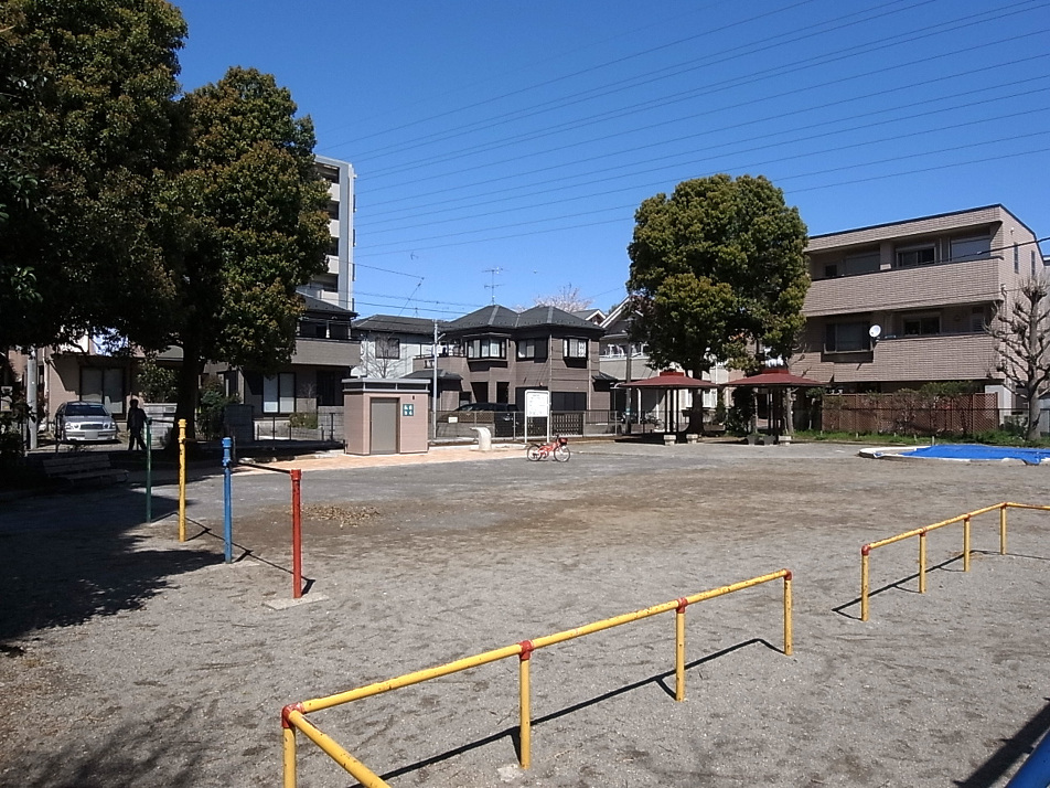 前原西公園 370m 徒歩5分