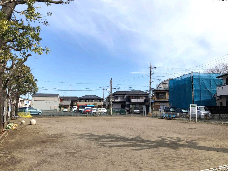 三山神揃場広場 180m 徒歩3分