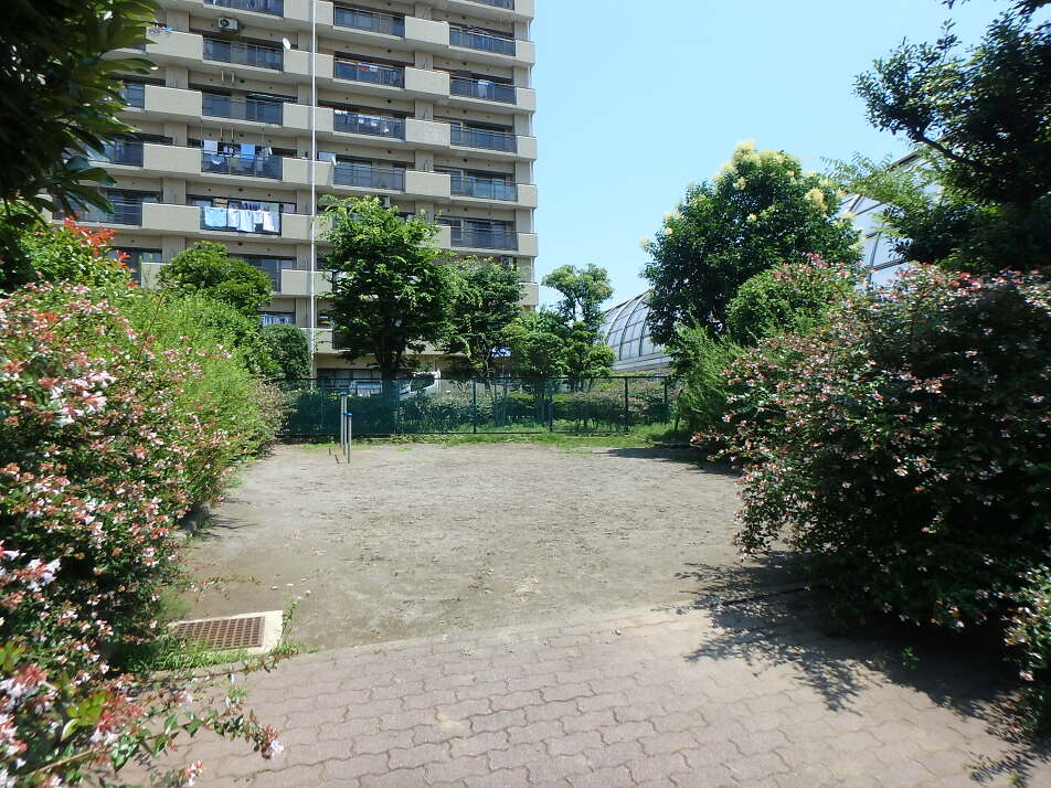 海神町南子供の広場  マンション敷地内です