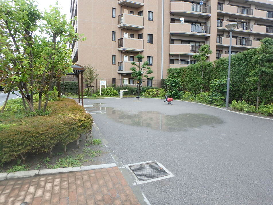 山手2丁目子供の公園 60m 徒歩1分