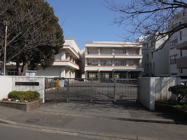 船橋市立飯山満中学校 970m 徒歩13分