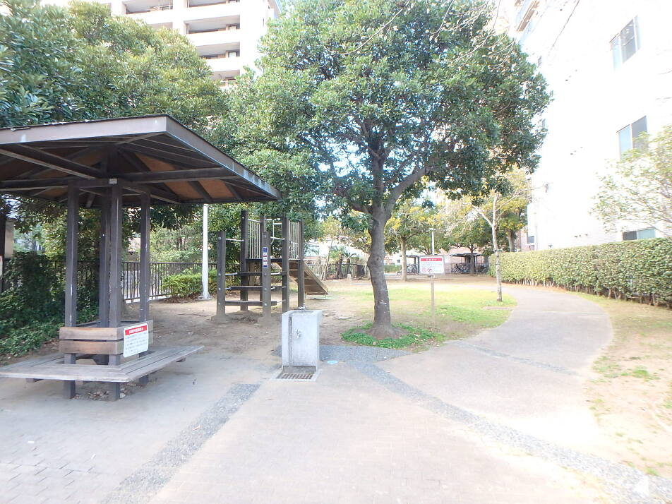 幕張町5丁目第3公園 96m 徒歩1分