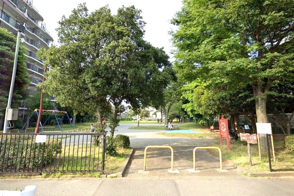 向山1号公園 25m 徒歩1分