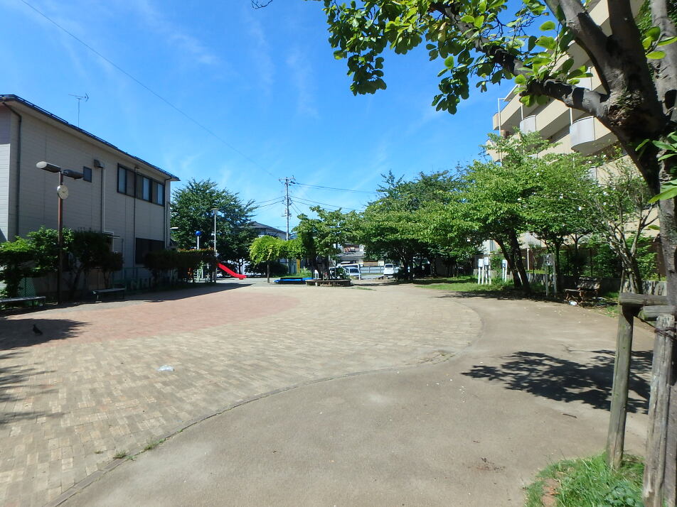 本町中央公園 220m 徒歩3分