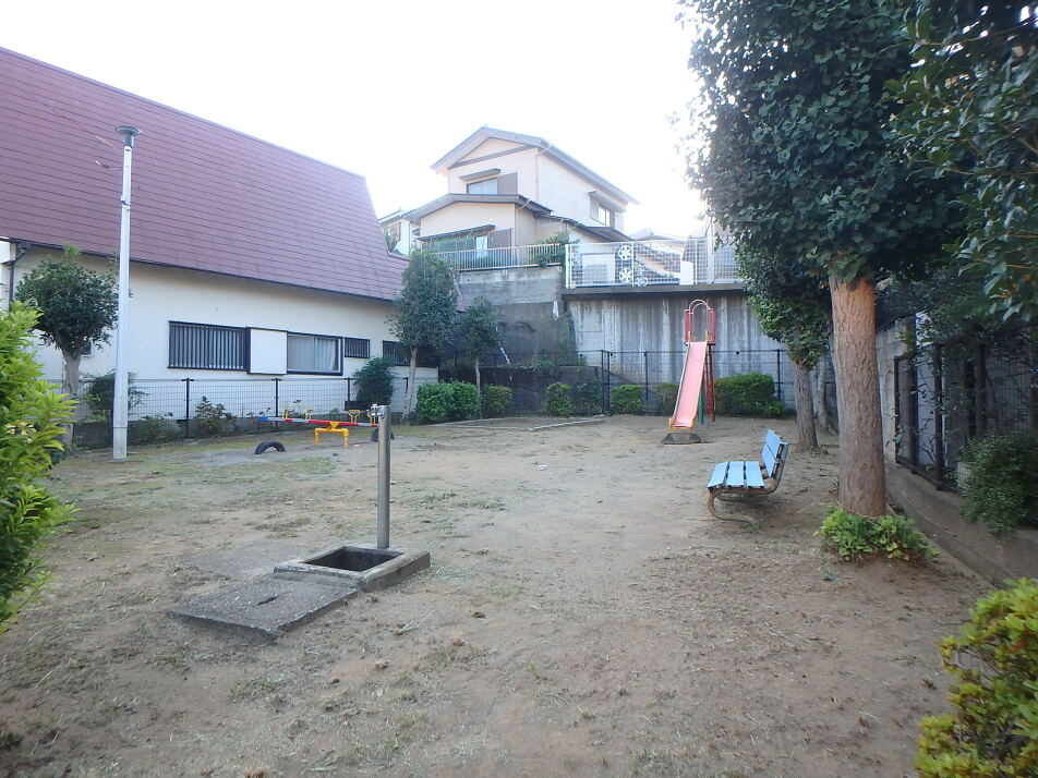地蔵作公園 280m 徒歩4分