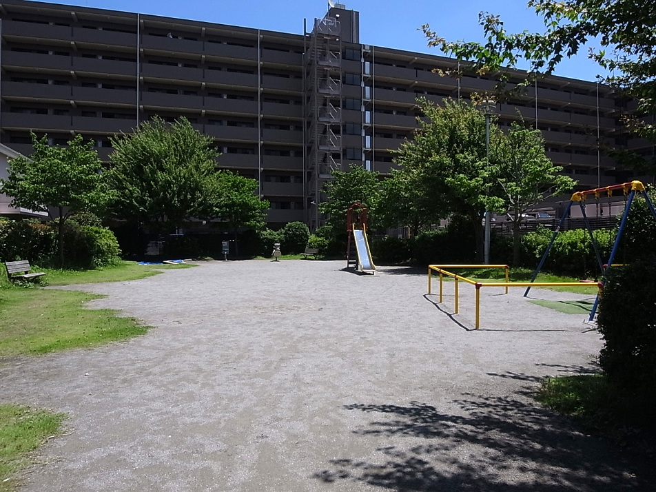 前原西４丁目公園 30m 徒歩1分